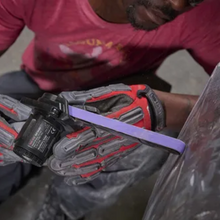 Carregar imagem no visualizador da galeria, Lixadeira de Correia Pneumática Ingersoll Rand 360-313 – 3/8&quot; x 13&quot;, 0,6 HP, 20.000 RPM, Profissional
